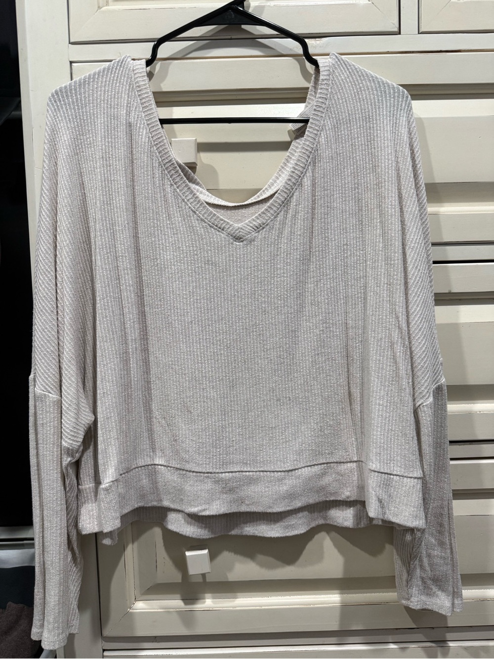 Auden Light Beige Ribbed V-Neck Pullover
